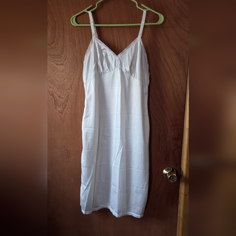 Vtg Bradley Dupont Elegant White Lace-Trimmed Slip Dress Sz 36